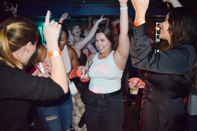 Camden Pub Crawl in London - Guides Like Liz and Amy: The Host Makes the Difference