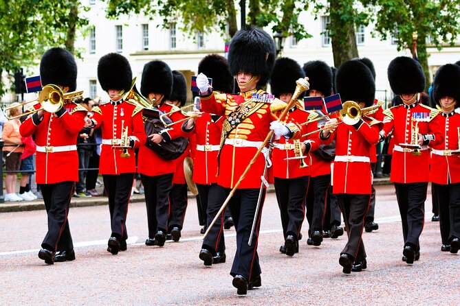 Changing of Guards, Big Ben, Tower of London, Beefeaters & Cruise - A royal morning plan, built around the Tower