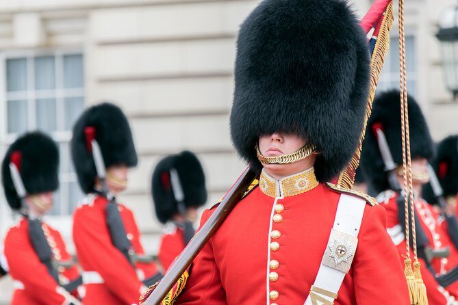 Changing of the Guard Guided Tour at Buckingham Palace - When the ceremony changes: weather, timing, and the wet change