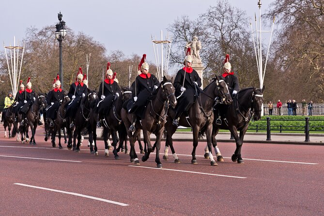 Changing of the Guard Guided Tour at Buckingham Palace - Price and value: what $19.34 buys you in London