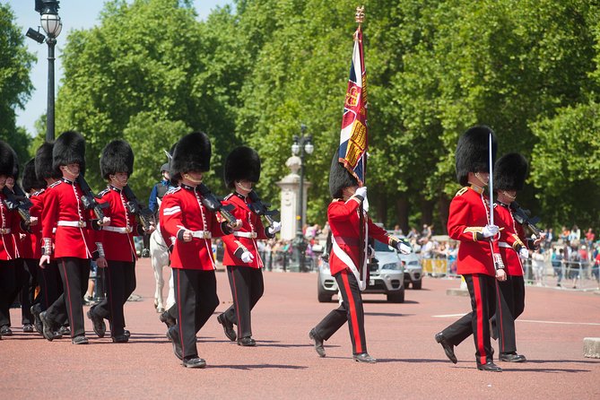 Changing of the Guard Guided Tour at Buckingham Palace - Who this tour is best for, and who might not love it