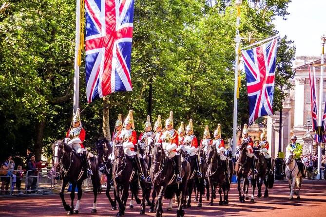 Changing of the Guard Walking Tour - Stop 3 at Horse Guards Parade in Whitehall: symbolism plus good photo territory