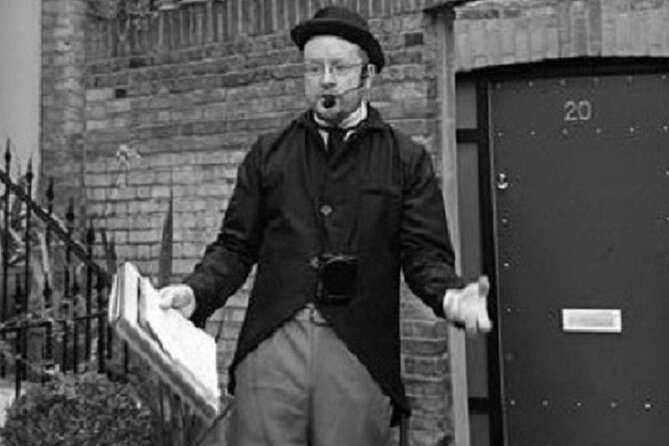Chaplin Walks - Meeting Point and Finishing at The Queen’s Head: Getting There and Back