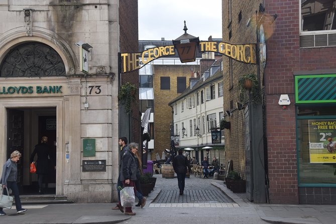 Charles Dickens London Walking Tour - Stop 2, Holborn’s alleyways, quotes, and street memories