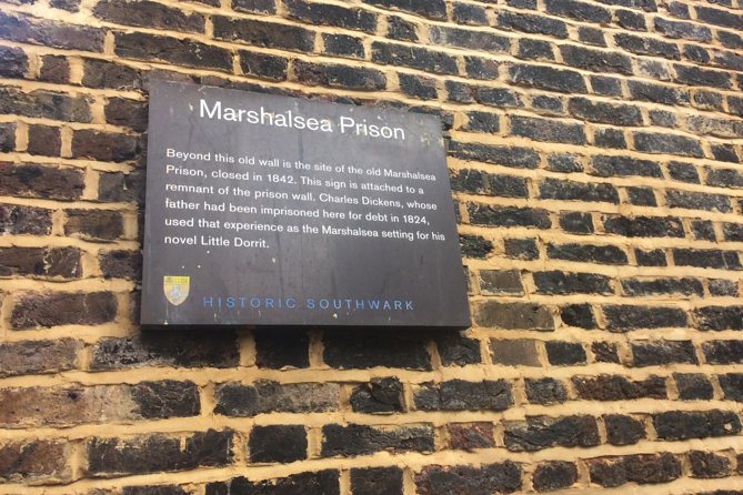 Charles Dickens Private Walking Tour - Shakespeare’s Globe and Old Bailey: passing history that still feels dangerous