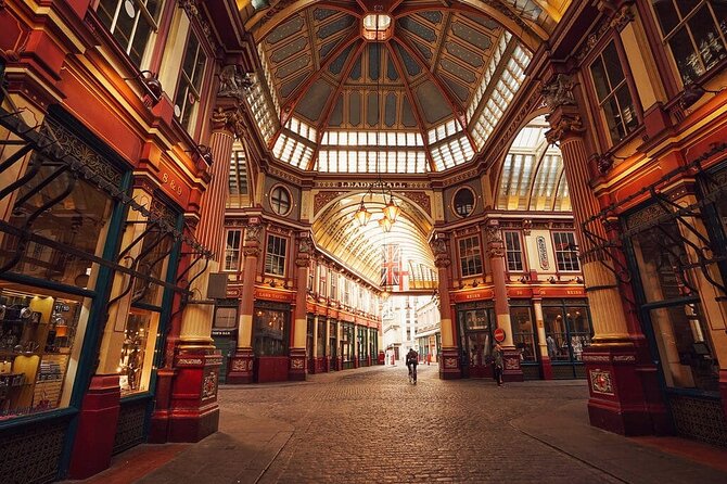 City & Secrets: Explore London's Hidden Gems - Blackfriars Bridge and the Cockpit, Church, gatehouse, and Shakespeare echoes
