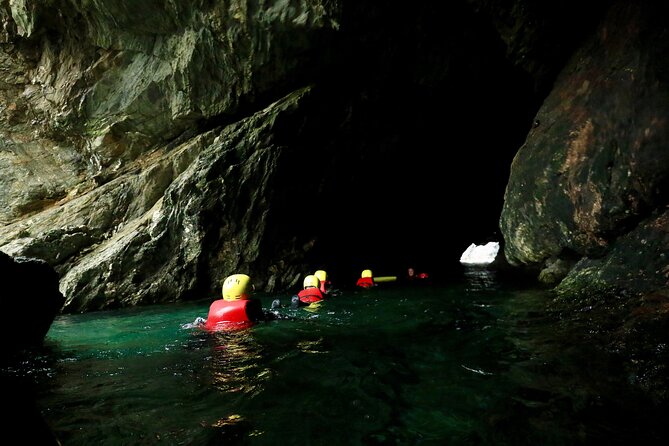Coasteering - Jumps and how the guides match your nerve, not your ego
