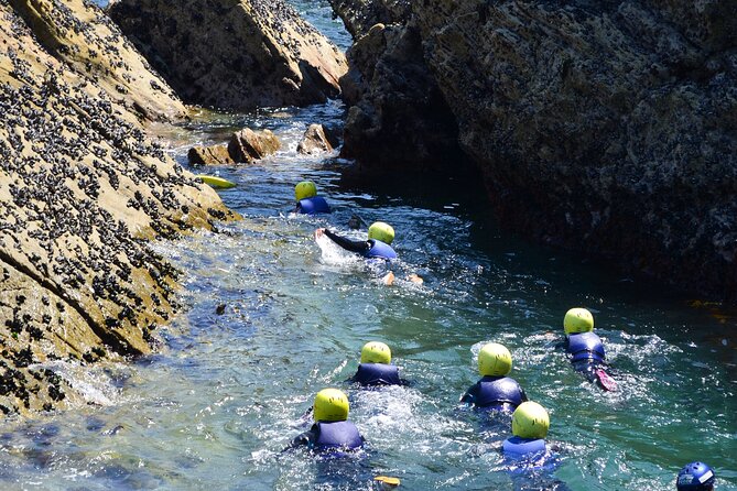 Coasteering Experience in Newquay - The big moment: jumps into crystal-clear deep-water gully