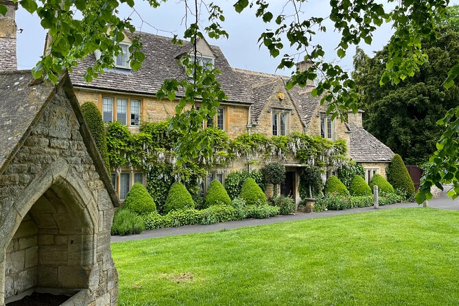 Cotswold Village Private Day Trip from Bath - Tetbury: antique and boutique shopping plus a Royal tie-in