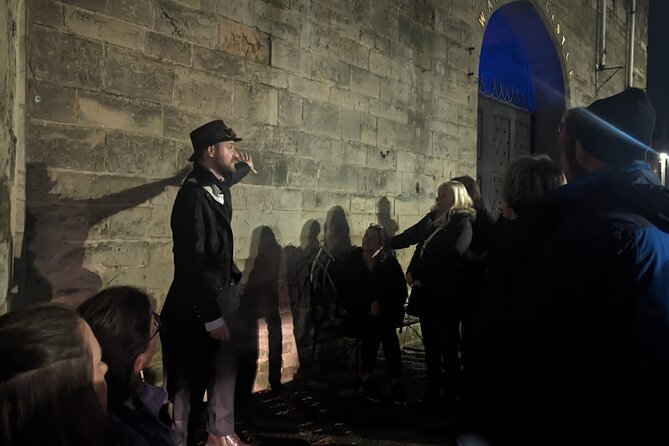 Dark History Walking Tour in Warwick - Warwick Castle stop: the coach house and stables chapter