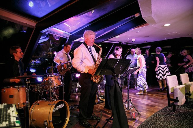 Dinner and Jazz Cruise on the River Thames - Why a Jazz Dinner Cruise on the Thames feels different at night