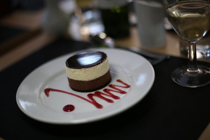 Dinner and Jazz Cruise on the River Thames - Who this Thames dinner and jazz cruise is for