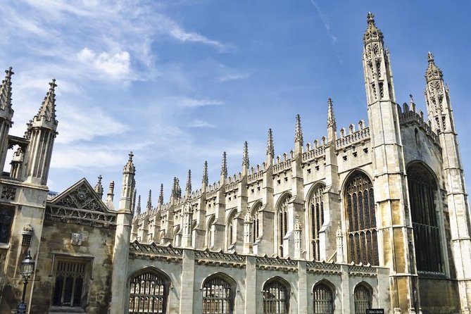 Discover Oxford and Cambridge with Guide from London by Coach - Oxford stop: dreaming spires, Oxford lanes, and the Bodleian Library vibe
