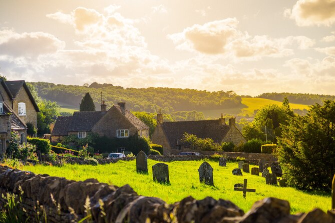 Discover the Secrets of the Cotswolds Private Tour Experience - Stop 1 Bourton-on-the-Water: riverside wander and lunch flexibility