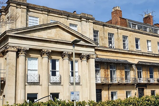 Discovering Cheltenham: A Self-Guided Audio Tour - Royal Crescent and the Georgian terrace moment