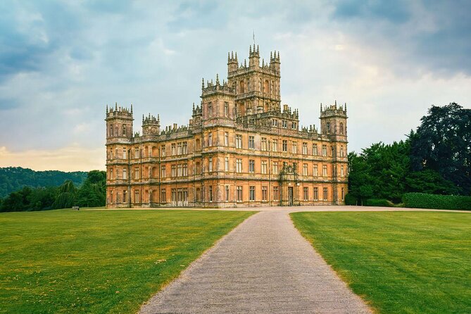 Downton Abbey and Castle Taxi Tour from London with Hotel Pickup - Key points at a glance