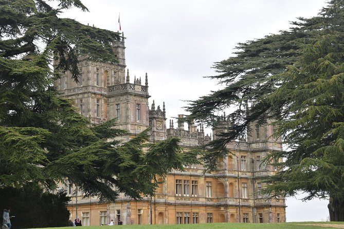 Downton Abbey and Village Coach Tour from London with Highclere - Who should book, and who may be disappointed