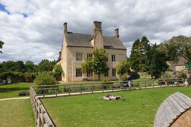 Downton Abbey Day In The Cotswolds Tour - The Swan Inn pub lunch, and what you should expect