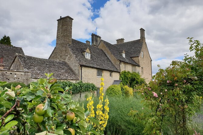 Downton Abbey Day In The Cotswolds Tour - Swinbrook and village drive time: where film references pop up