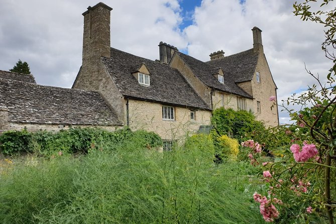 Downton Abbey Day In The Cotswolds Tour - Burford’s High Street walk and Bampton setup