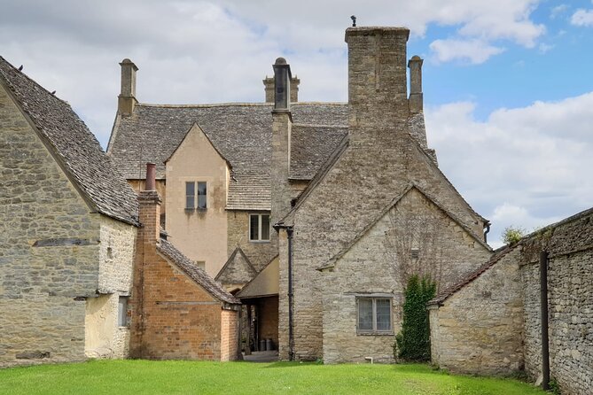Downton Abbey Day In The Cotswolds Tour - Shilton and a river crossing view in 15 minutes