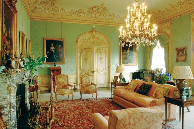 Downton Abbey & Highclere Castle Tour from London, with Oxford - Bampton village and St Mary’s Church: the show’s recognizable streets
