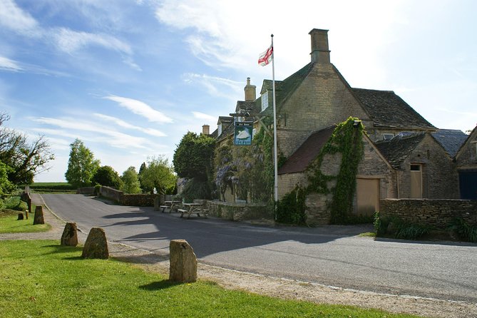 Downton Abbey sites, Cotswolds and Blenheim Palace from London - Cogges Manor Farm: hot drink stop and set-scattered farmland