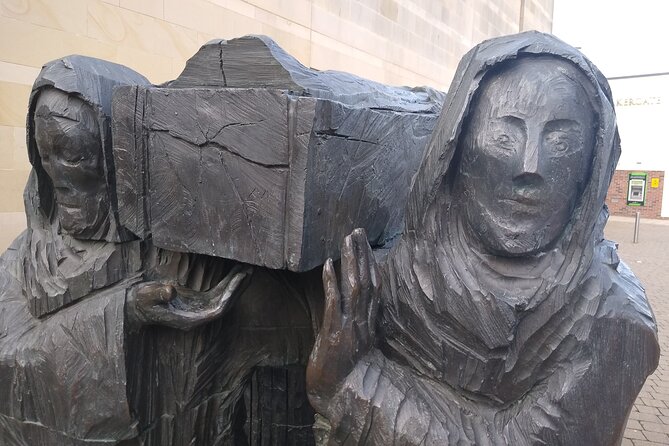Durham City Walking Tour - Durham Castle: a fortress tied to William and later Prince Bishops