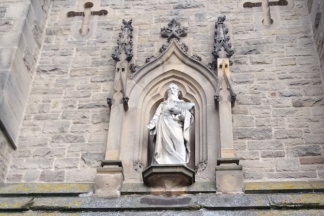 Durham City Walking Tour - Elvet Bridge: medieval infrastructure plus modern pop-culture punchlines