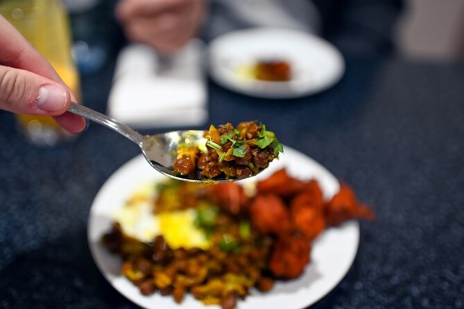 East London Indian Food Tour with 8+ Authentic Food Tastings - Banglatown and the curry houses: why East End food tastes so specific