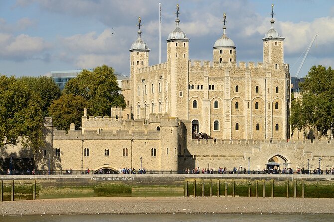 Easy Access Tower of London Crown Jewel Torture and Executions - Optional Thames cruises if you want a 4-hour day