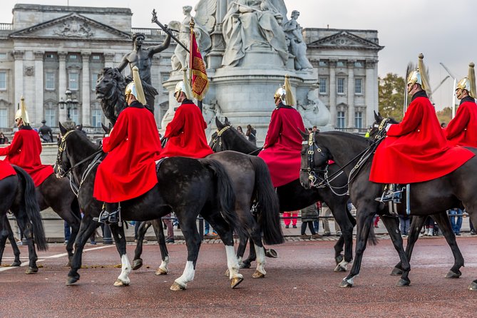Essential London: Must-Sees and Hidden Gems (Private Tour) - 10 Downing Street, Larry the Cat, and the horses of the Life Guard