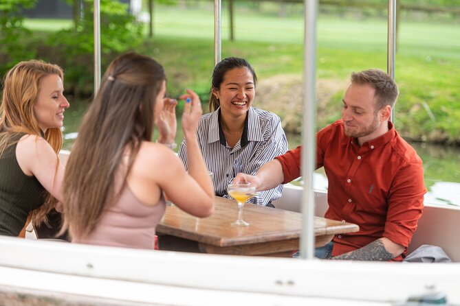 Evening Cocktail Cruise in Oxford - One included cocktail, and how to treat it