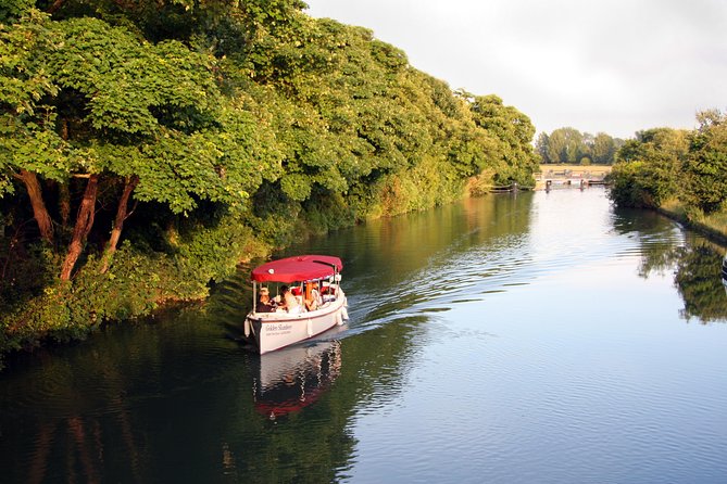 Evening Cocktail Cruise in Oxford - Onboard storytelling: captains, jokes, and Oxford facts