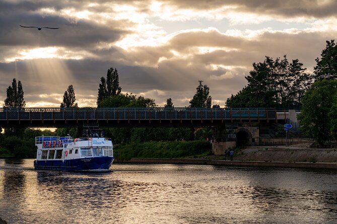 Evening 'Happy Hour' Boat Cruise For All Ages In York - Pairing this with York dinner and nearby plans