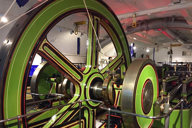 Explore Tower Bridge & London's Top 30 Landmarks Tour - Parliament Square, Big Ben area, and Westminster Abbey in bite-sized chunks