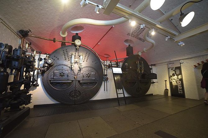 Explore Tower Bridge & London's Top 30 Landmarks Tour - Southbank and the Underground hop: Tate Modern and Shakespeare’s Globe