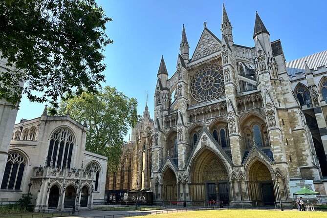 Fast Access Westminster Abbey Private Tour with a London Blue Badge Guide - Grave of the Unknown Warrior and the Lady Chapel: a shift in tone