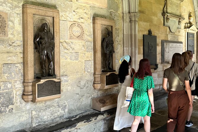Fast Access Westminster Abbey Private Tour with a London Blue Badge Guide - How private time plays out when crowds hit
