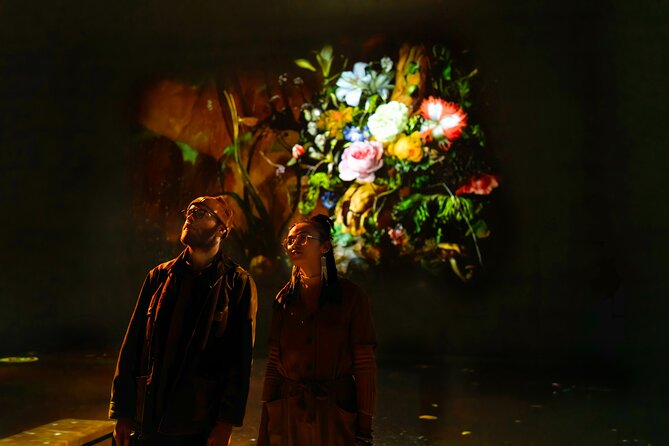 Frameless - Immersive Art Experience in London - Colour in Motion: the motion-tracking room where you shape the art