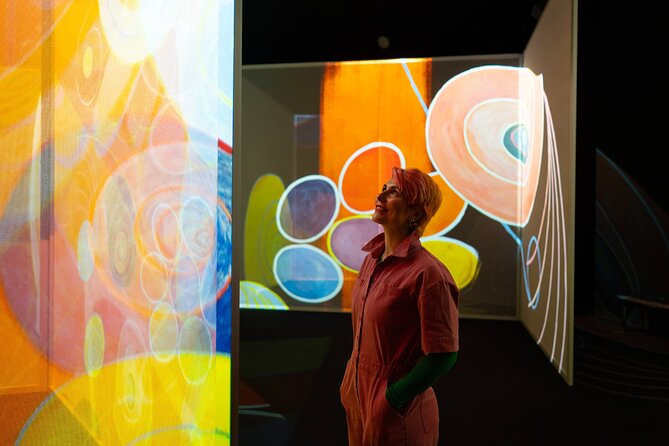 Frameless - Immersive Art Experience in London - Timing, comfort, and what to wear in London
