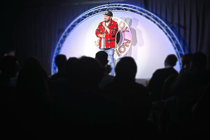 Friday & Saturday night comedy club entry - Drinks, bar rhythm, and how to avoid the most common annoyances