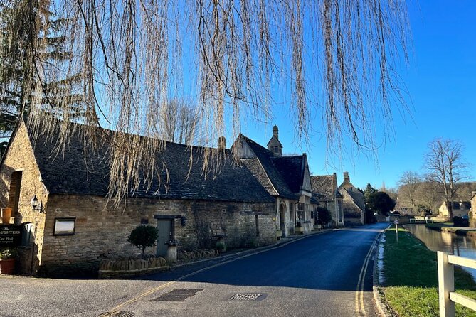 From London: Cotswolds Guided Trip Including Bourton-on-the-Water - The guide and driver factor, from humor to getting the timing right
