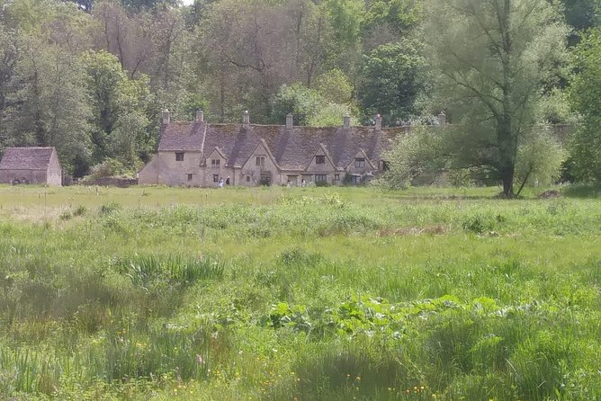 From London: Small-Group Cotswolds Villages Day Tour - Guides and driving, why the experience feels personal