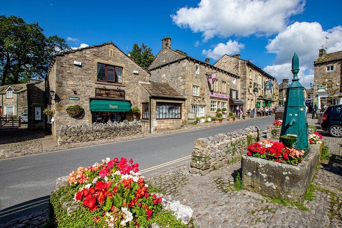 Full-Day Discovering All Creatures Great and Small Tour of Yorkshire - World of James Herriot, the Included Start That Sets the Tone