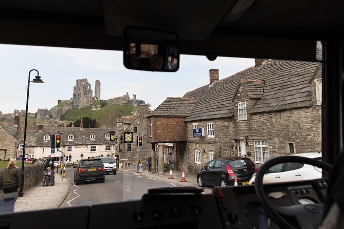 Full Day Jurassic Coast Mini-Coach Tour from Bournemouth - Guides and live commentary: why the day feels organized