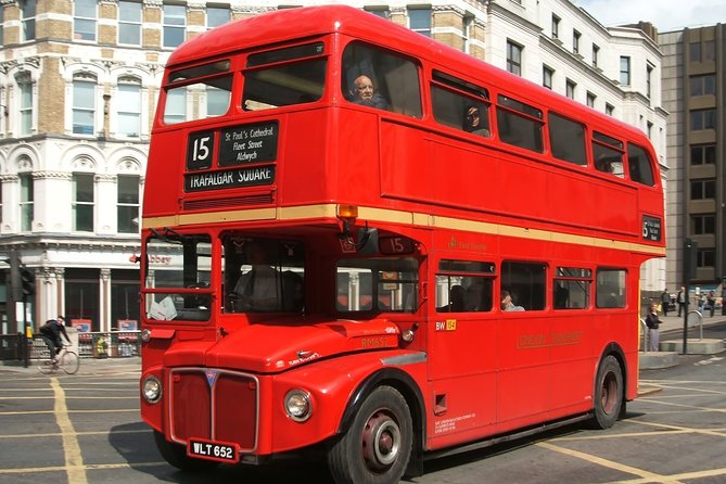 Full Day Private Walking Tour with Skip-the-Line Tower of London - Leadenhall Market, Lloyd’s building, and the Roman wall side of London