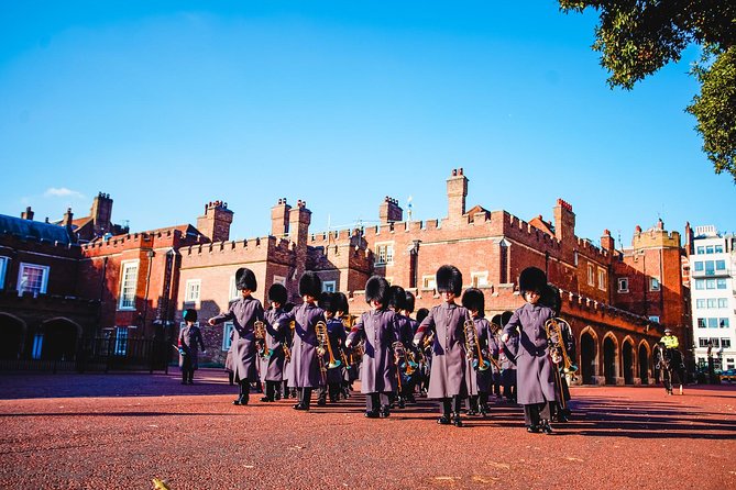Full Royal Tour: Royal London & Buckingham Palace Tour - Who Should Book This Royal London and Buckingham Palace Tour?