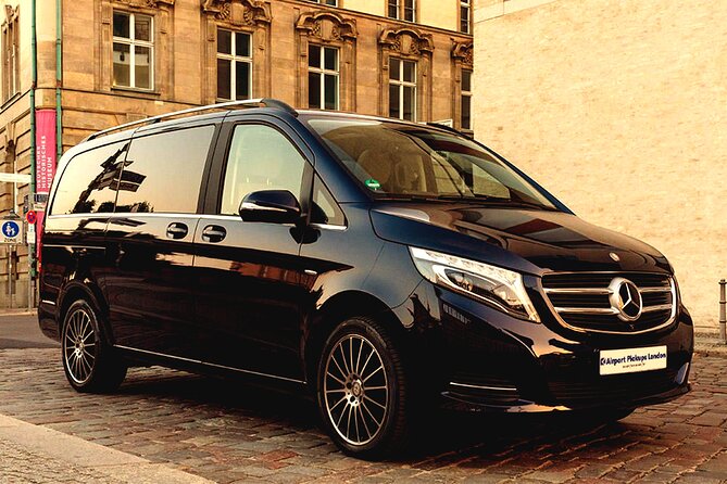Gatwick to Southampton Private Taxi Transfers - Terminal North or South: Why Flight Tracking Saves Stress
