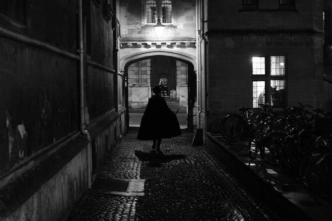 Ghost Tour of Oxford - Starting at Broad Street for a 6:00 pm ghost story walk